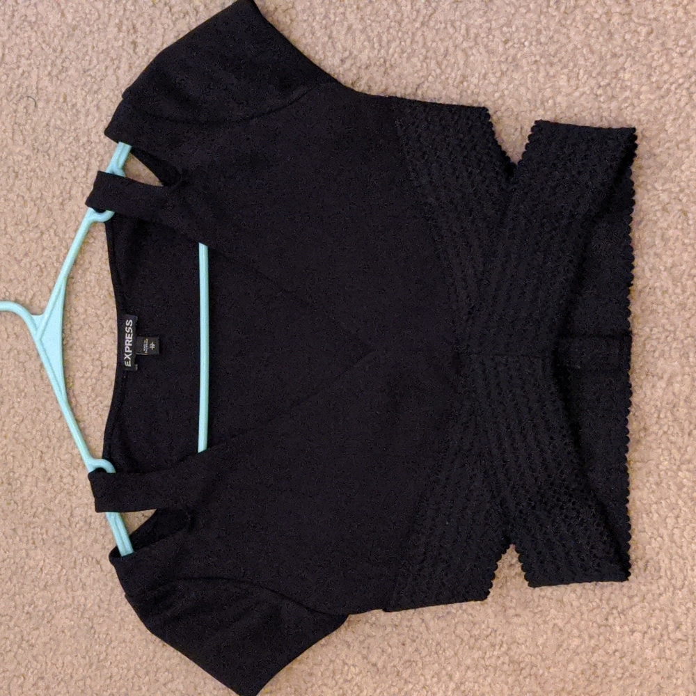 Black crop top. Size xs.